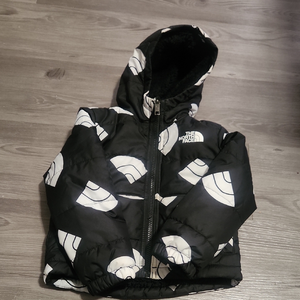 The North Face Black and White Puffer Jacket Reversible Sz 2T